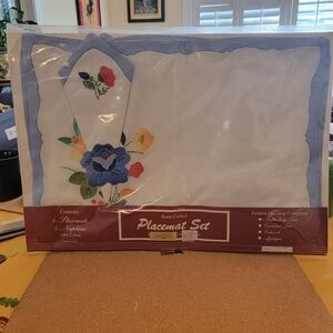 NWT VTG Cotton Applique Napkin and Placemat Set 4 Each